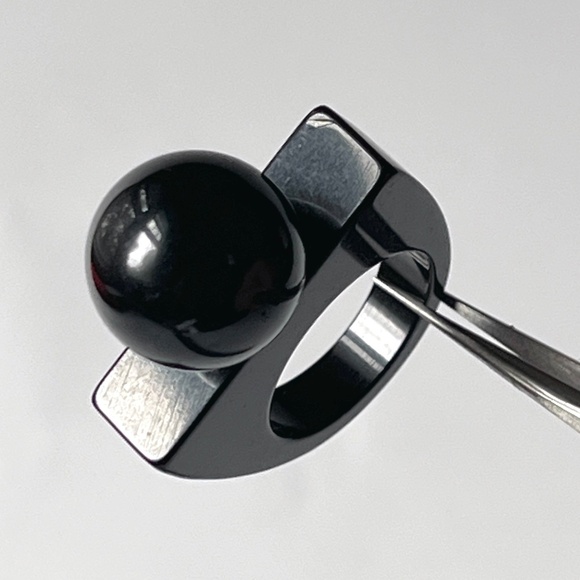 Vintage Size 5.5 Lucite Ring Chunky Ball Top Black Statement Unisex - Picture 6 of 10